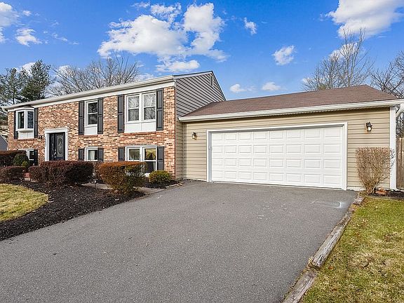 4th image of 1007 Windcroft Glen Ct