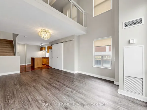 77 Lombard St #501, Toronto, ON M5C 3E1