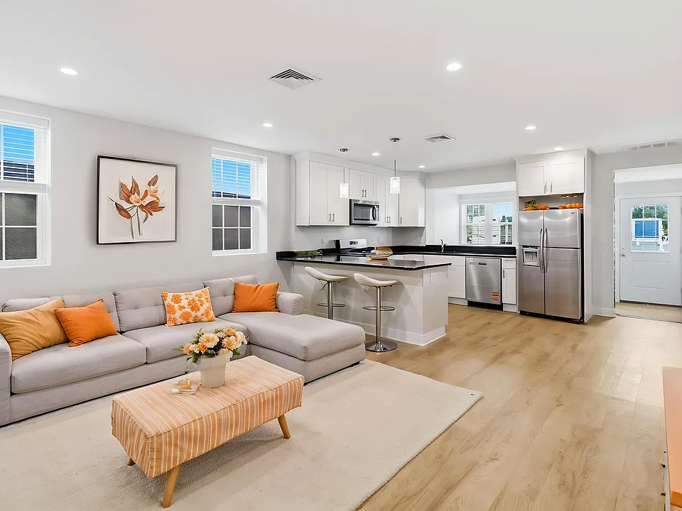 40 Main St #2