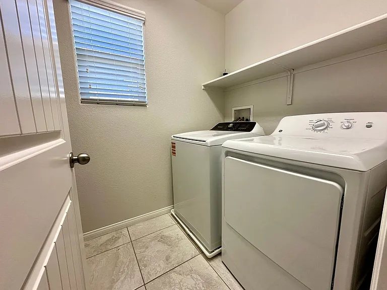 6130 Villa Lante Ave — Photo 17