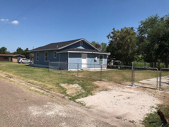 2nd image of 502 E Fay St