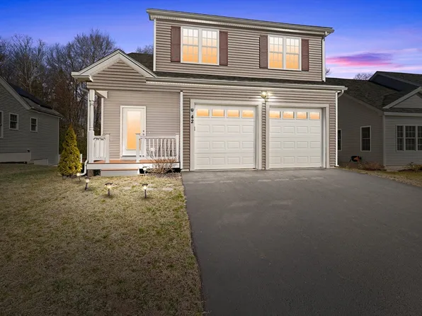 42 Hyde Park Cir #42, Uxbridge, MA 01569