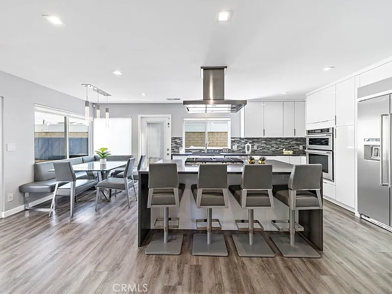 8711 Mossford Dr — Photo 2