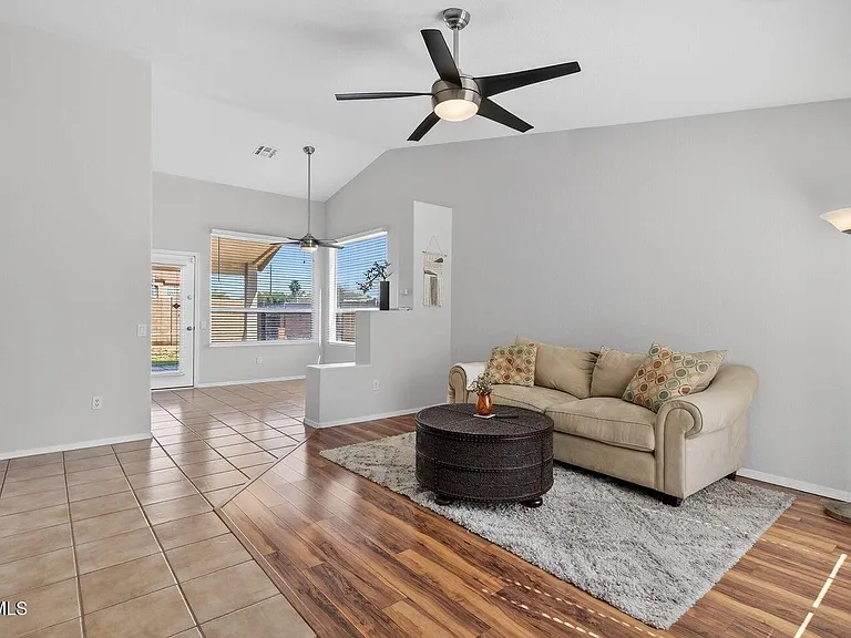 1948 E Carla Vista Dr — Photo 8