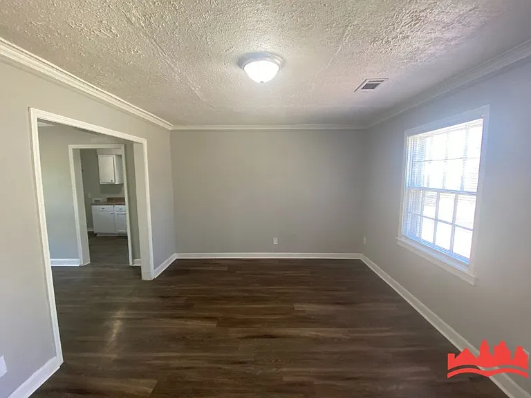 2302 Alameda Ave — Photo 6