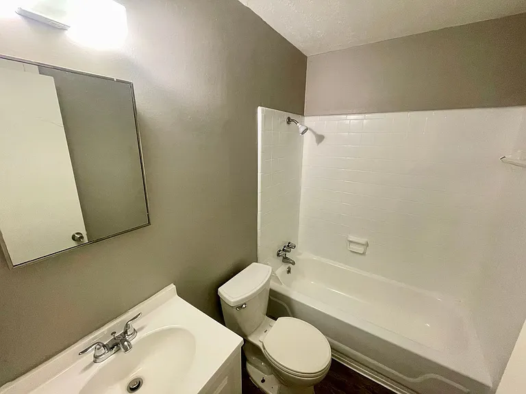 Pearl Manor — Photo 5