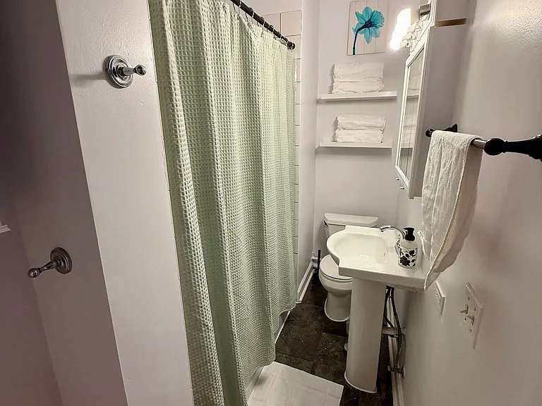 1449 N Artesian Ave #1B — Photo 13