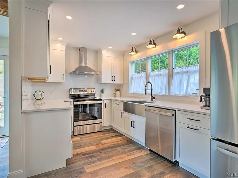 207 S Plank Rd — Photo 16