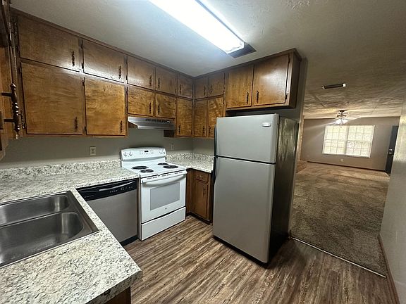 3rd image of 491 Teal Ln
