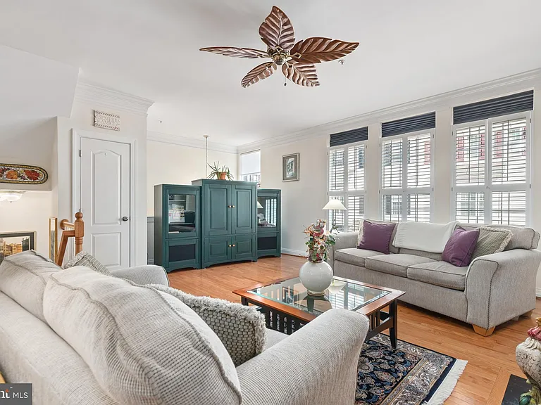 5114 Oneill Ln — Photo 7