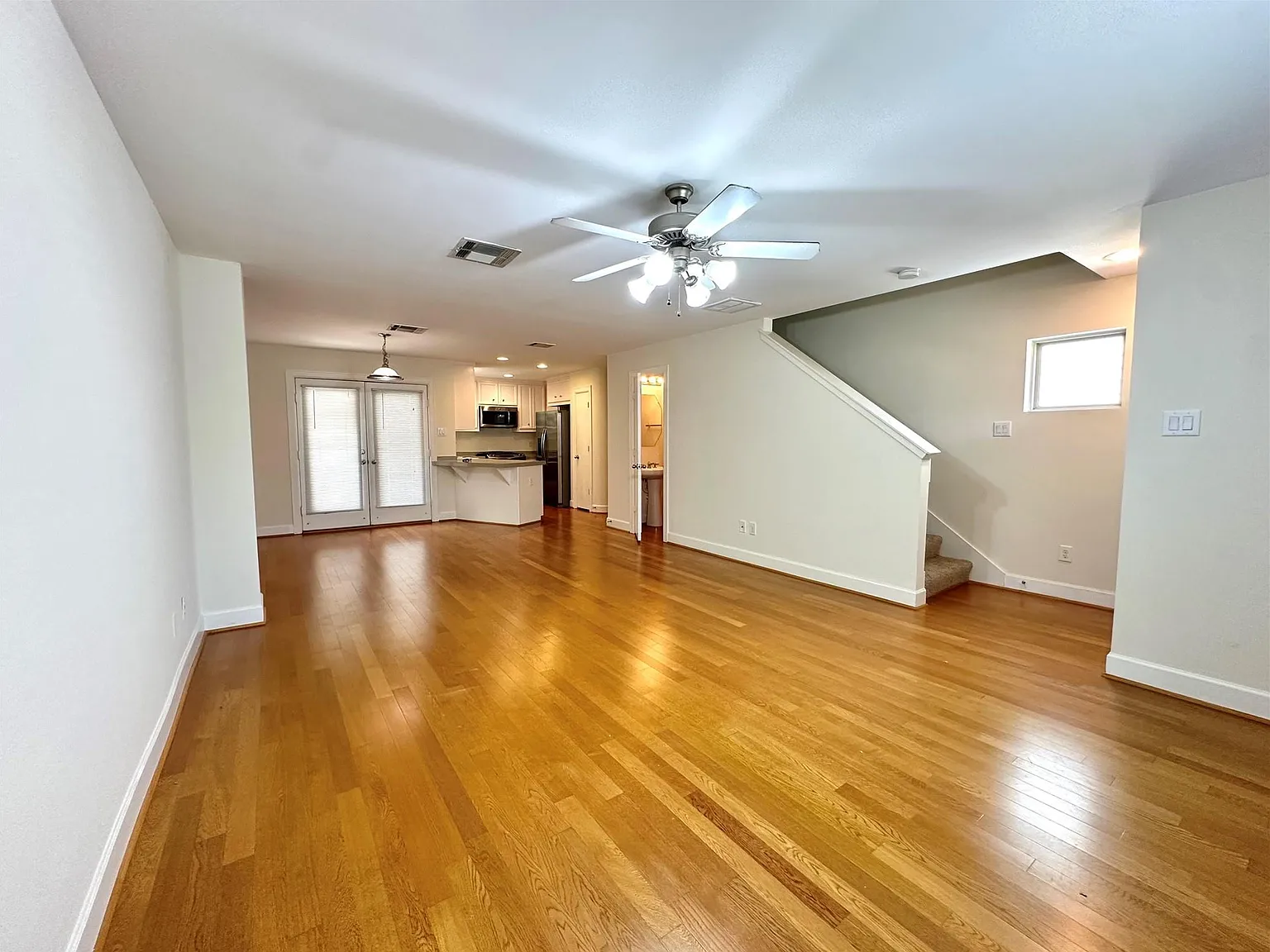 2 bed, 2.5 bath, 1567 sqft, $1,750 — Photo 2