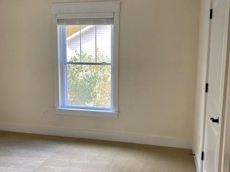 129 Aurora Dr #5 — Photo 13