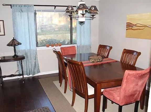 formal dining area