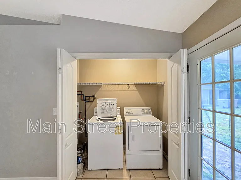 3359 Greenbriar Cir #A — Photo 9