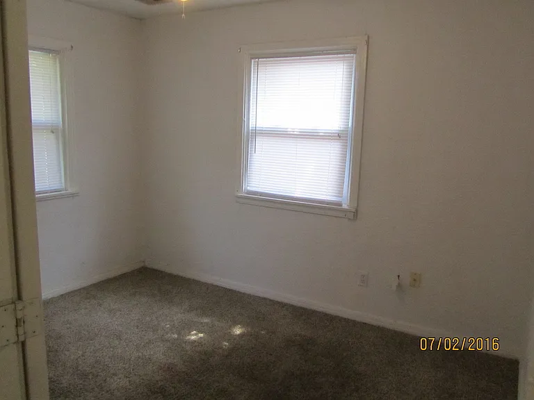 1329 SW Grand Blvd — Photo 8