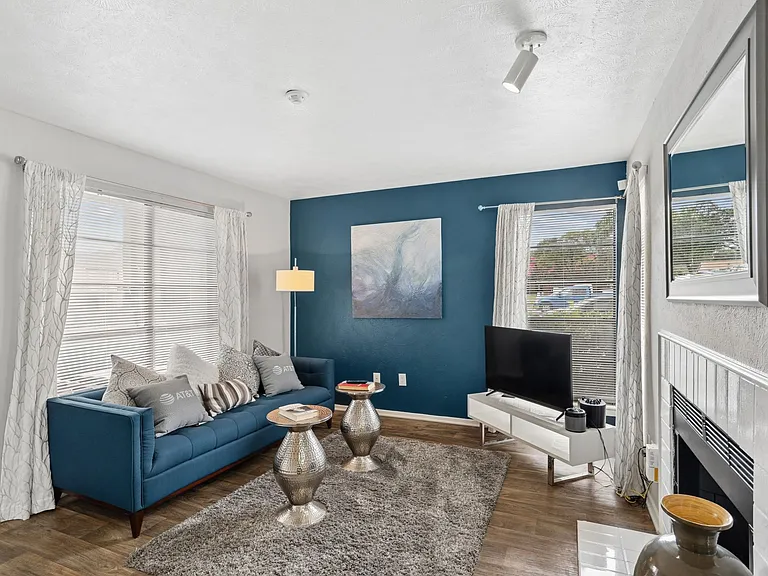 The Summit Apartments — Photo 12