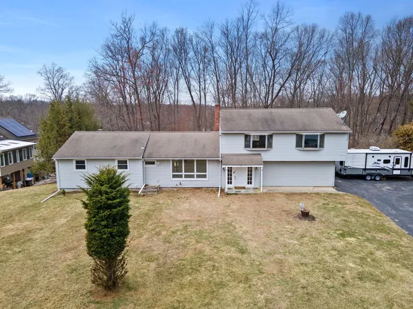 80 Maple Drive, Middletown, NY 10941