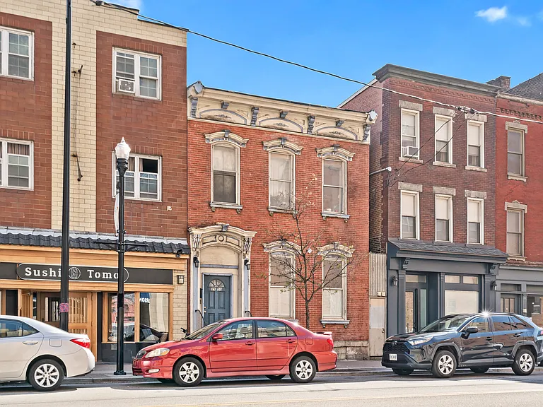 2120 E Carson St — Photo 11