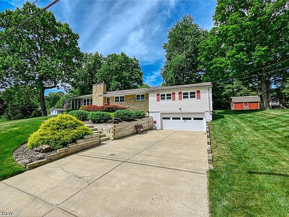3rd image of 7471 Skyview Dr
