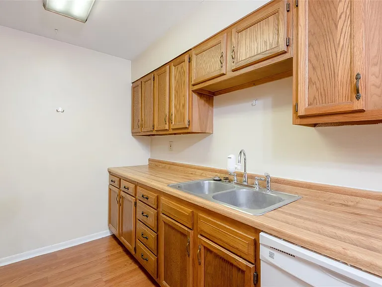 138 Summer Pl #C — Photo 8