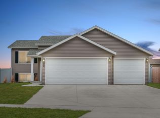 233 Maple Point Blvd, Mapleton, ND 58059