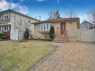 107 Mobile Ave, Staten Island, NY 10306