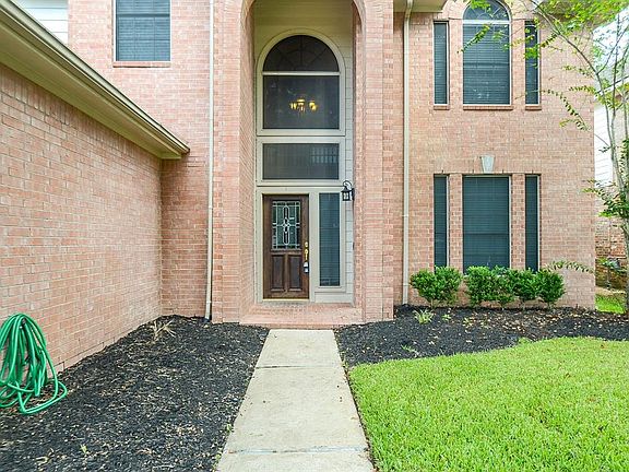 3rd image of 2315 Oak Sand Dr
