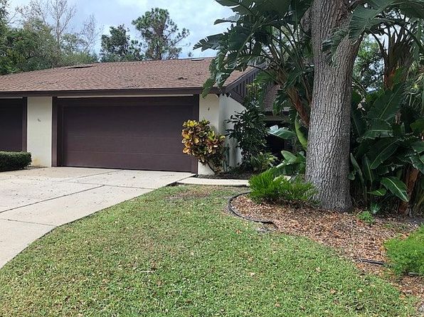 4 Stonehaven Trl