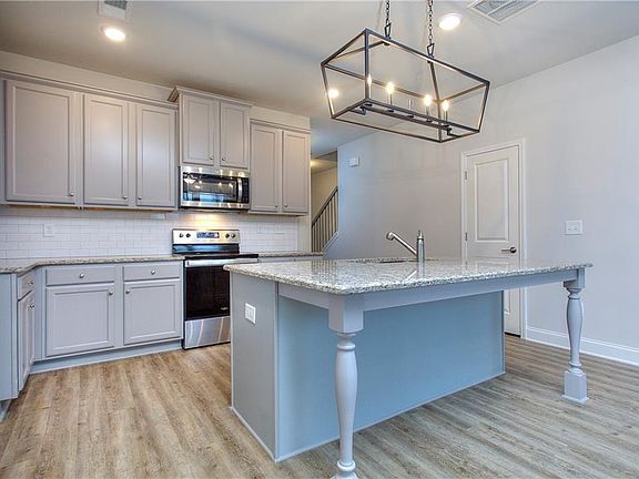 5th image of 123 Greenview Ct #1305