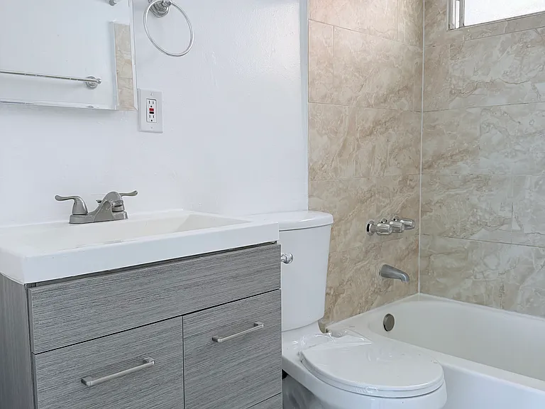 4305 S Centinela Ave #14 — Photo 11
