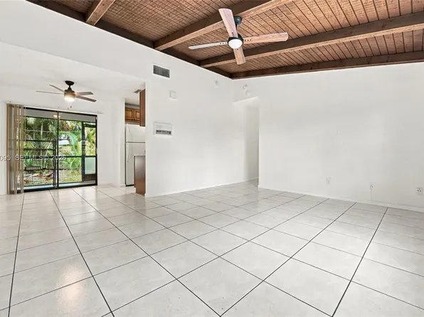 487 Glenwood Dr #487, West Palm Beach, FL 33415