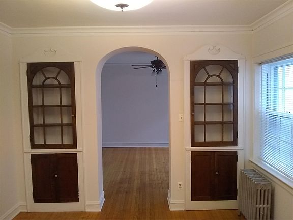 2nd image of 4524 N Wolcott Ave APT 2B