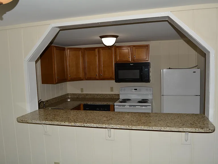 802 W White River Blvd — Photo 7
