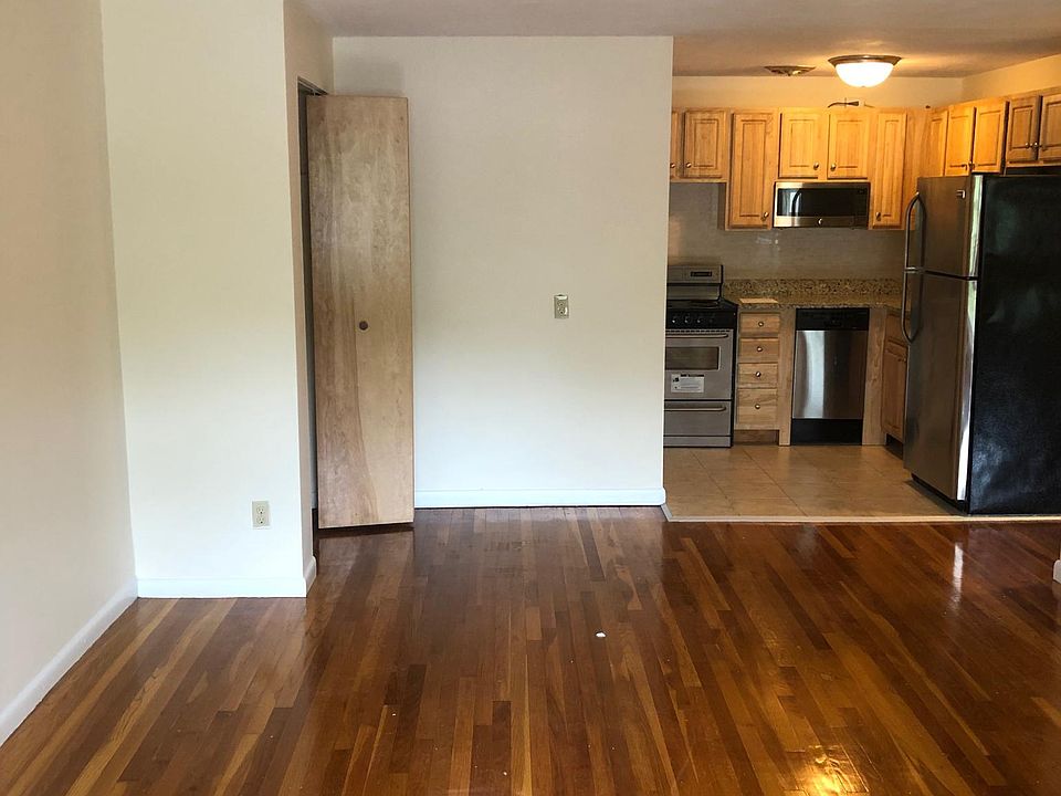 2nd image of 112 Babcock St