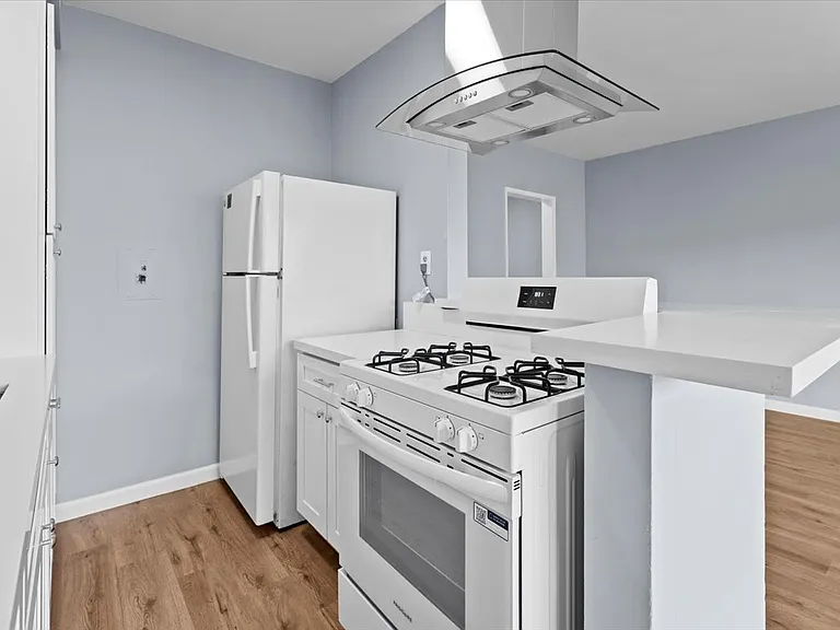 12717 Pacific Ave #7 — Photo 8