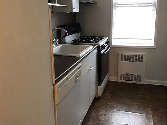 3rd image of 315 King St #3B