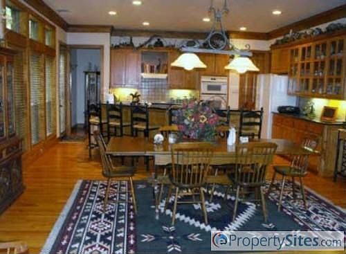 5th image of 9012 Thornberry Dr