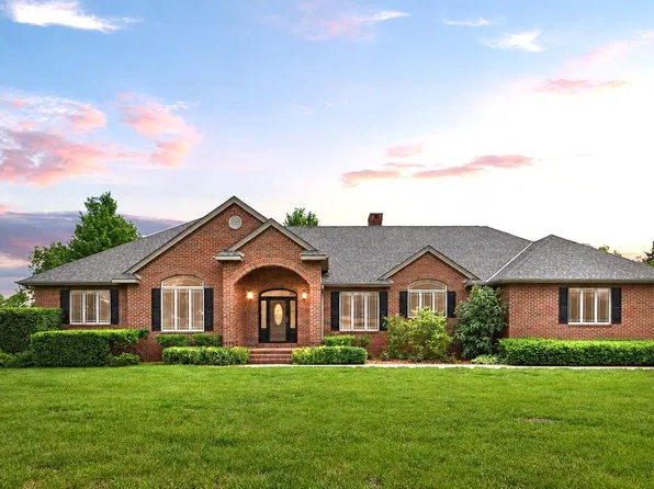 923 T Ave, Council Grove, KS 66846