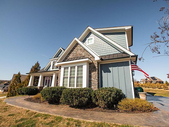 5th image of 1623 Lake Manor Dr