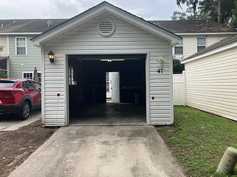 47 Regent Ave — Photo 31