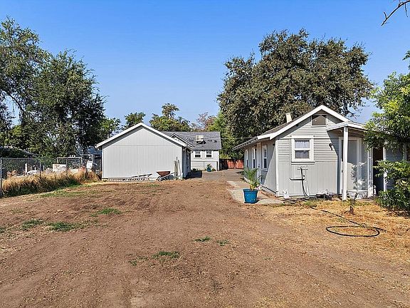4th image of 2740 Plover St