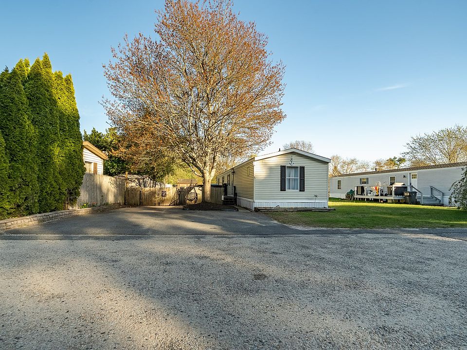 1st image of 75 Kristen Ln