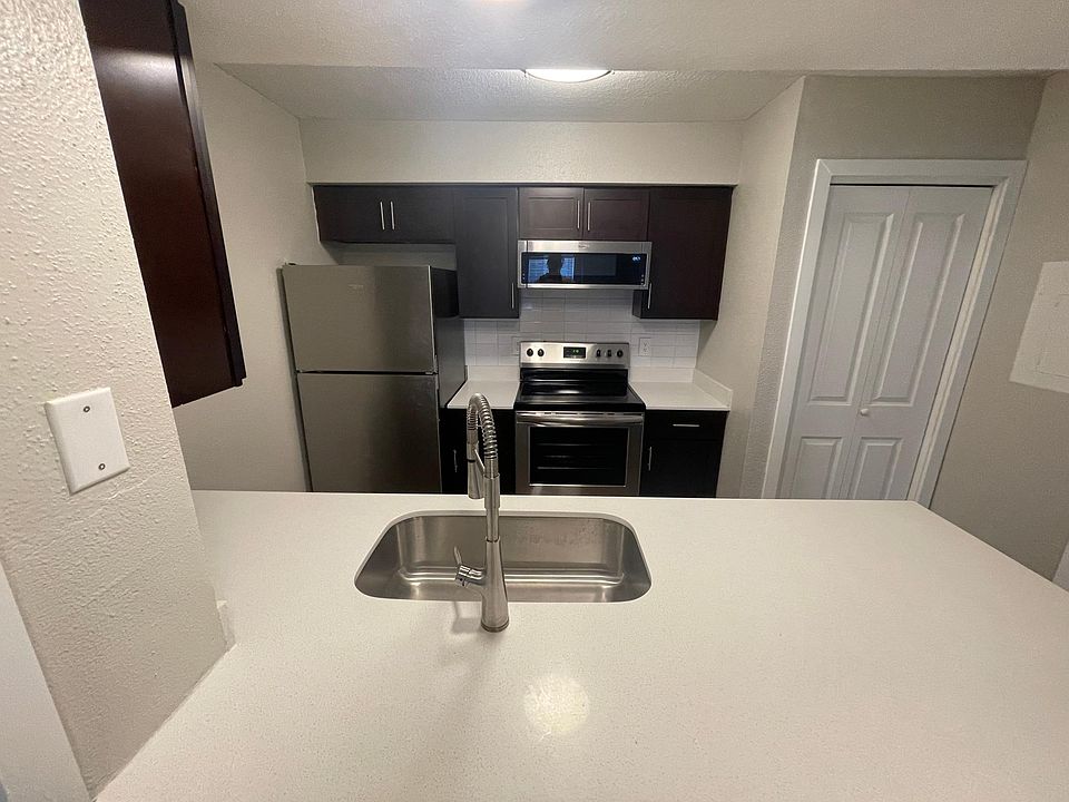 1st image of 1401 Clarewood Dr