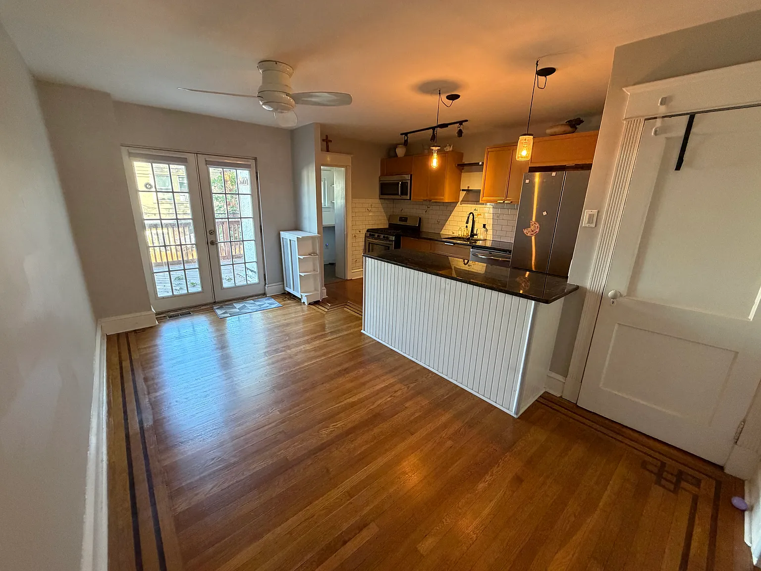 3 bed, 1300 sqft, $3,000 — Photo 3