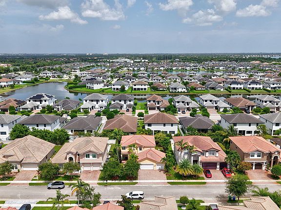 3rd image of 4225 SW 179TH Way