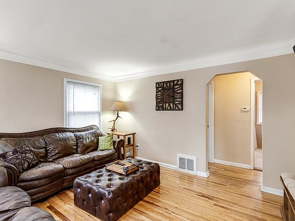 4th image of 13770 Talbot Ave