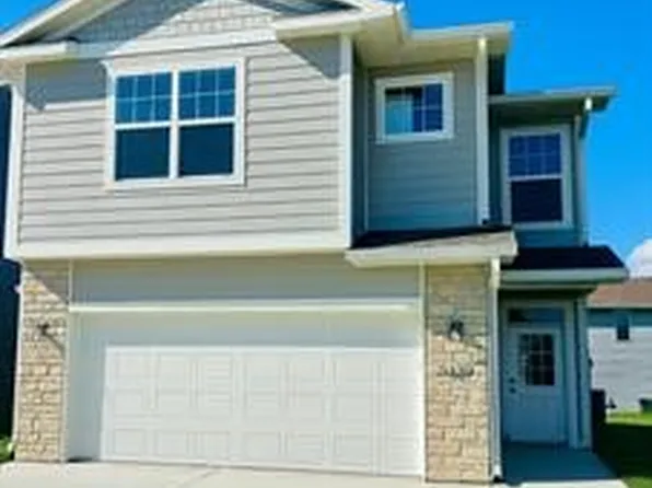 5430 153rd St, Urbandale, IA 50323