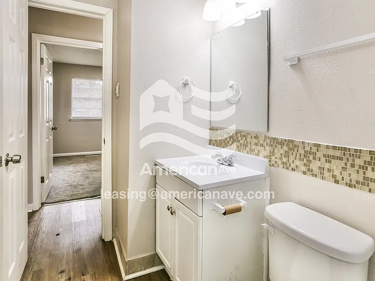 339555_011_main_bathroom_13649526.jpg
