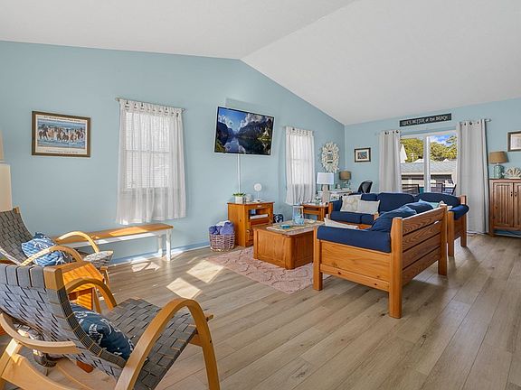 4th image of 6133 Martin Ln