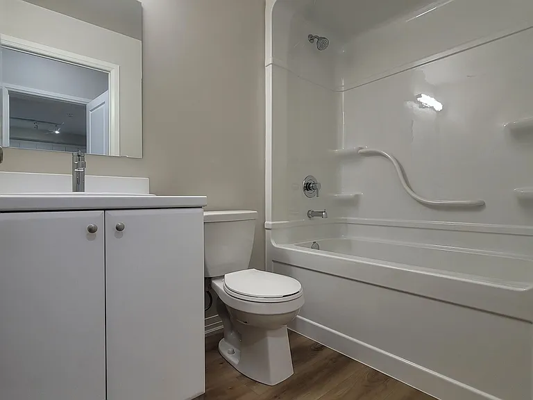 50 Herrick Ave #UP39 — Photo 9